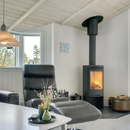 펜션 Thove - 600m From The Sea By Interhome *